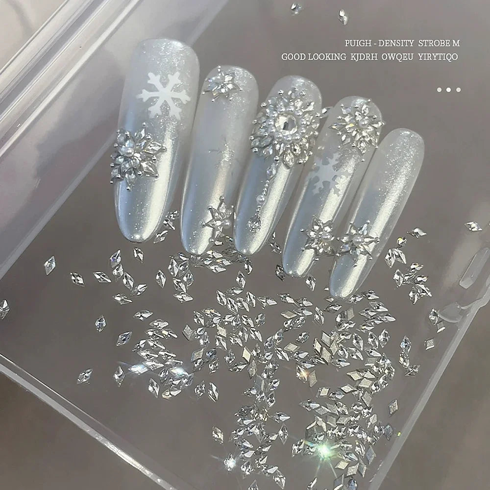 100/200pcs Mini Nail Art Accessories 5A Sparkling Rhombus Zircon Nail Art Rhinestone Charms 1.5*3mm Snowflake Pattern Nail Decor
