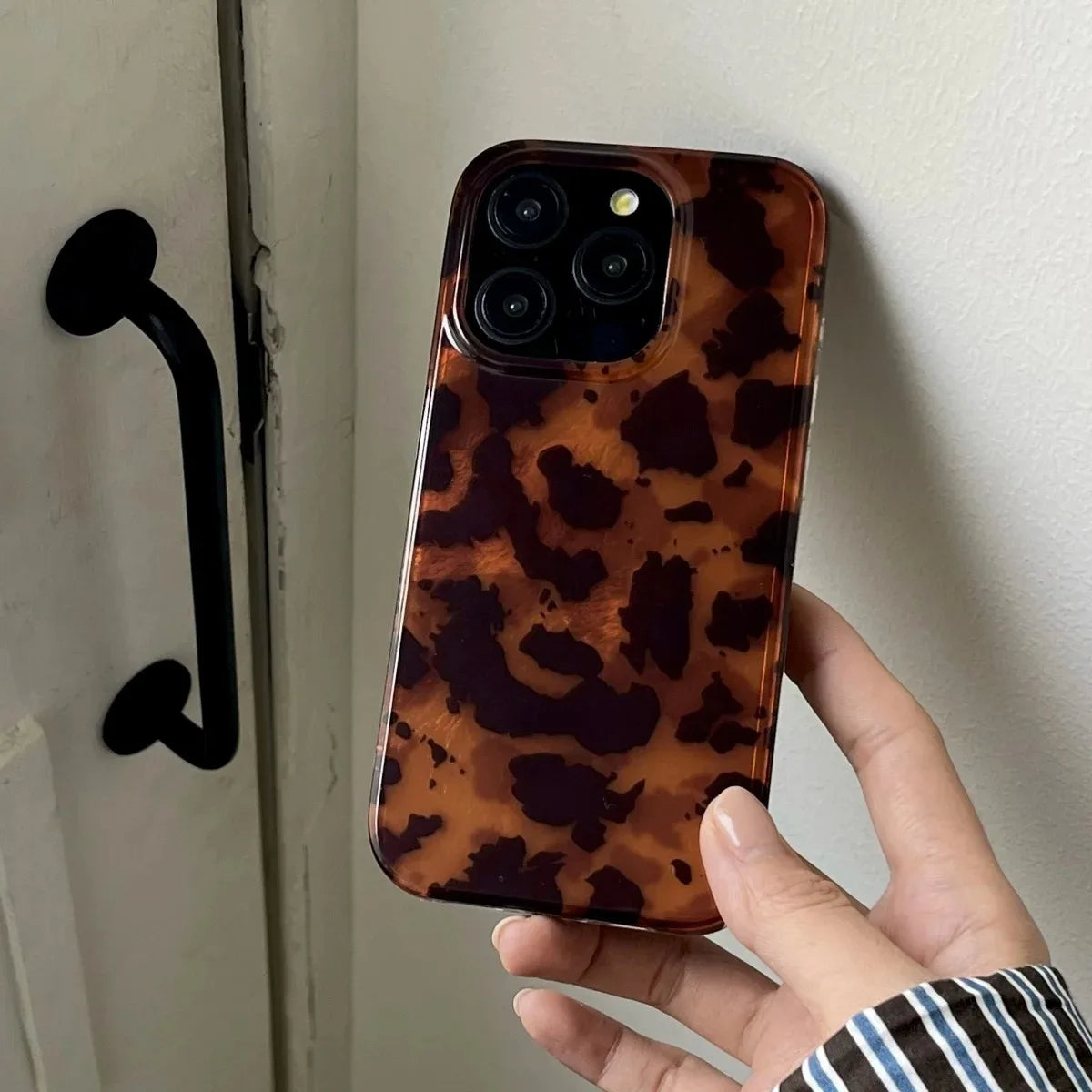 Retro Amber Texture Laser Phone Case For iPhone Stylish Leopard Print Soft Cover