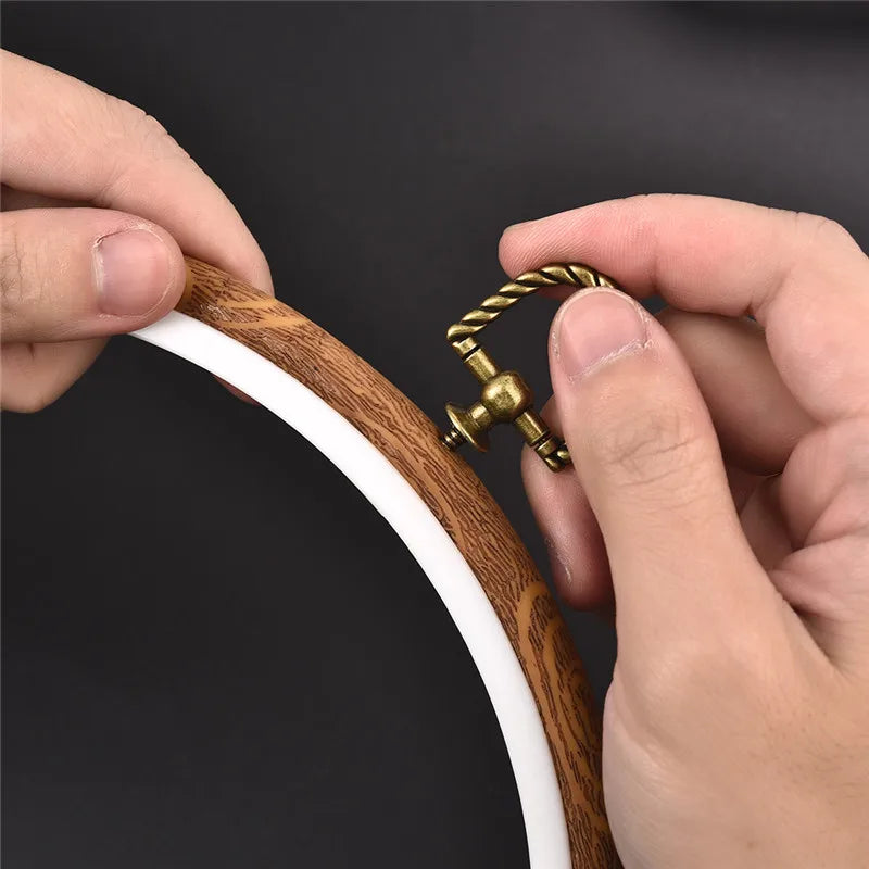 Round Wooden Color Embroidery Hoops Frame Set, Plastic Embroidery Hoop Rings For DIY Cross Stitch