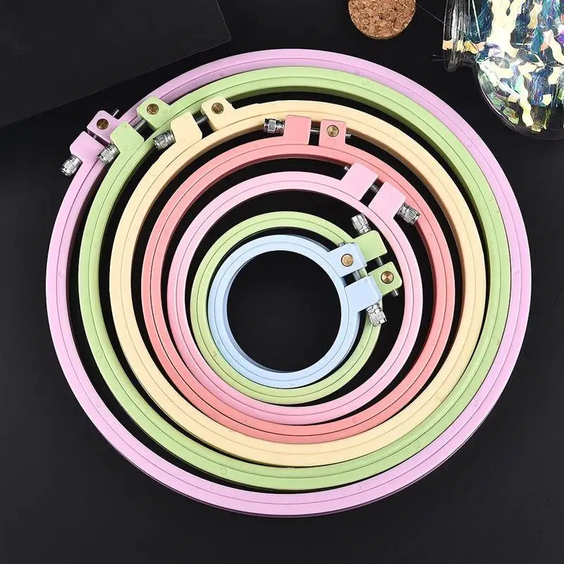 Round Wooden Color Embroidery Hoops Frame Set, Plastic Embroidery Hoop Rings For DIY Cross Stitch