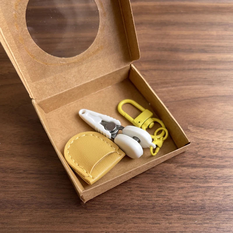 Metal Portable Sewing Small Scissor With Protective Cover Straight Tip Scissors