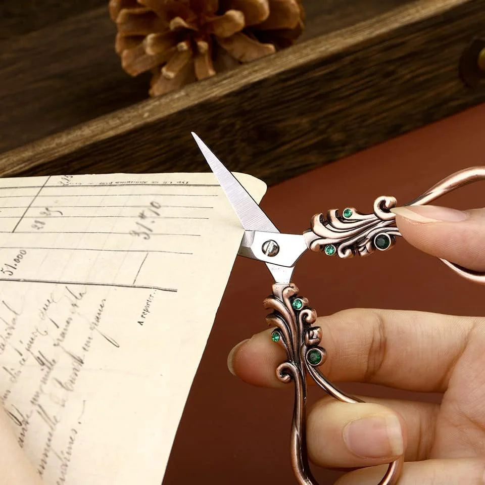 Vintage European Style Sewing Scissors case with and  Metal thimble